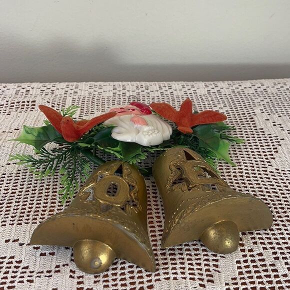 Vintage plastic Santa Claus with bells and wreath Christmas ornament - Picture 14 of 16